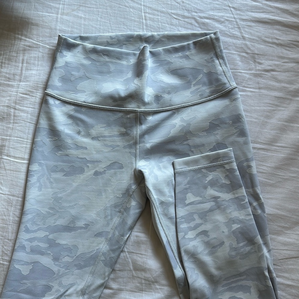 Lululemon Light Grey Camo Align Leggings Size 8